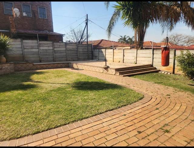 2 BEDROOM PROPERTY TO RENT IN CYRILDENE